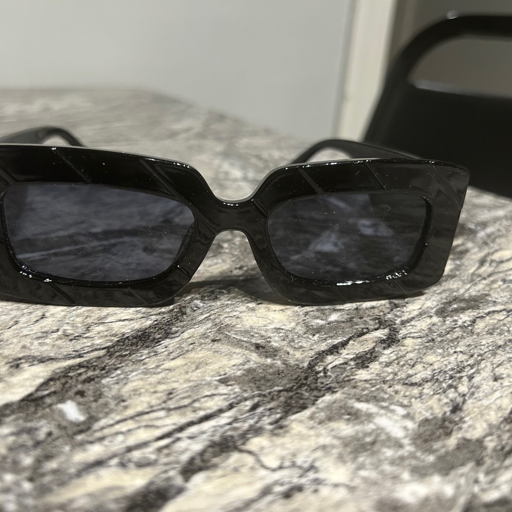Black Rectangular Sunglasses - image 1